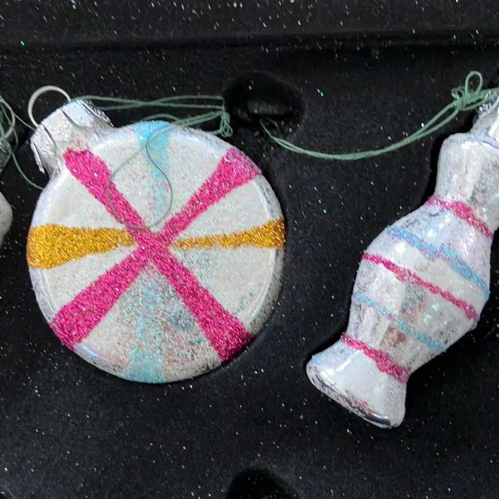 Festive Multicolor Glass Ornaments Set 7‎ pieces glitter finish